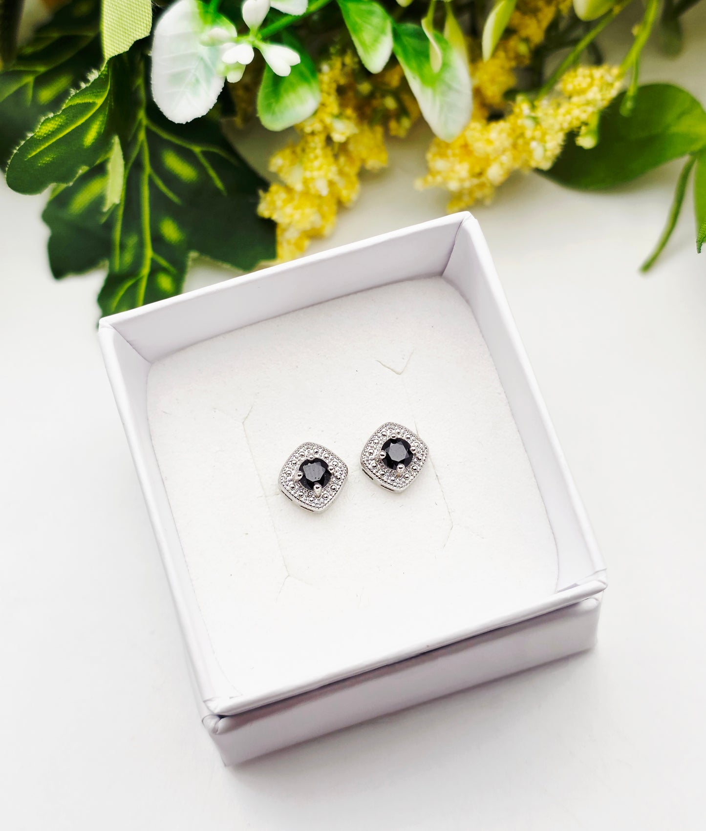 ORECCHINI IN SPINELLO NERO