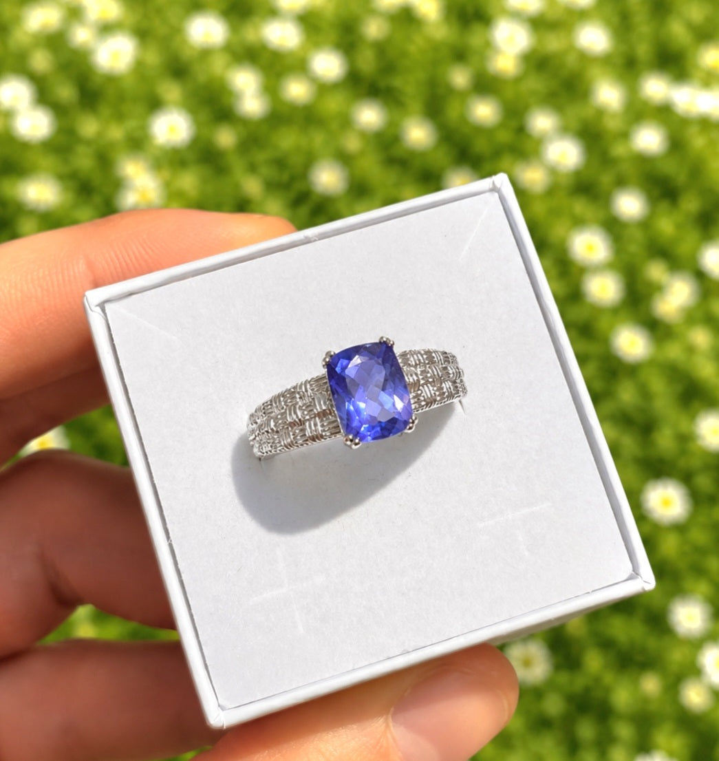 ANELLO MARTELLATO IN FLUORITE BLU