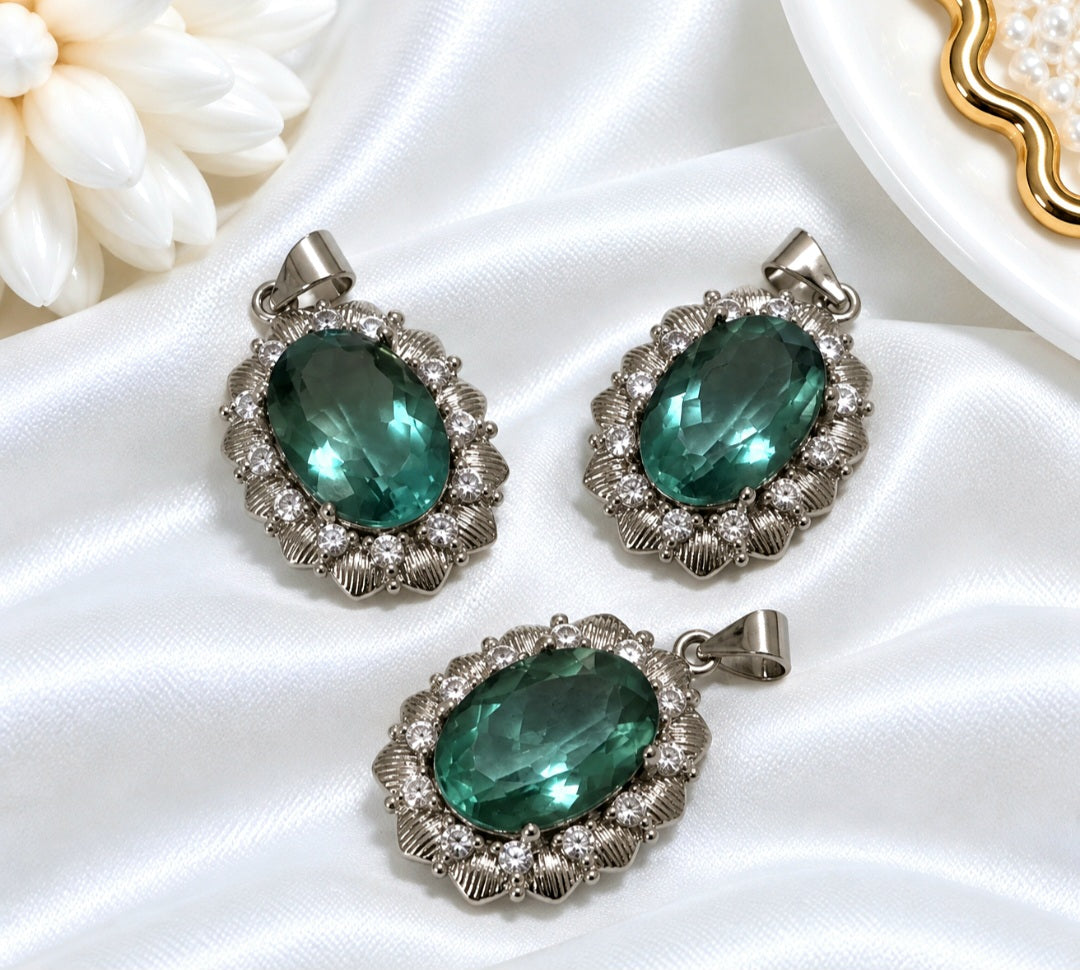 CIONDOLO IN FLUORITE VERDE