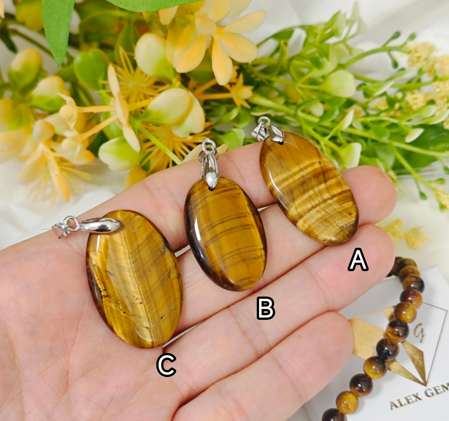 CIONDOLO IN OCCHIO DI TIGRE CON BRACCIALE IN OMAGGIO