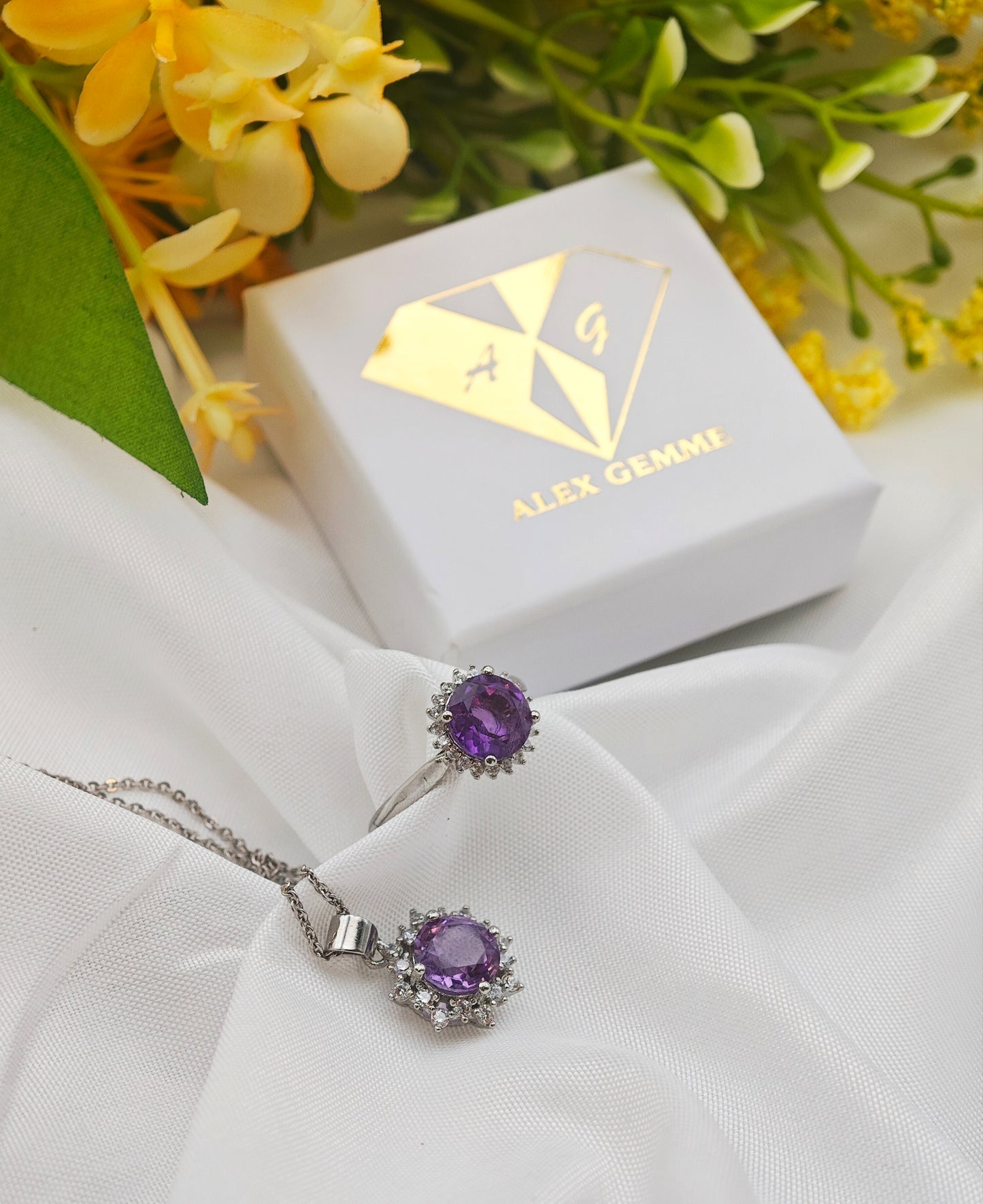 ANELLO AMETISTA FLOWER CON CIONDOLO IN OMAGGIO