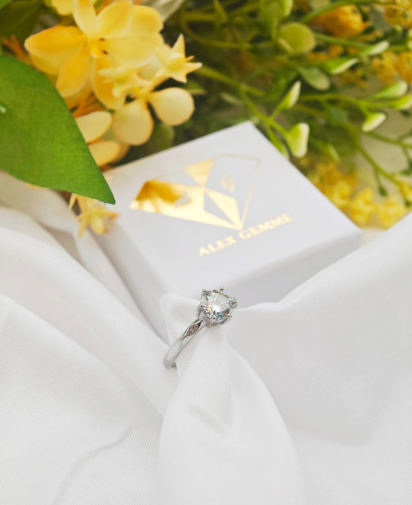 ANELLO LUCE DI MOISSANITE