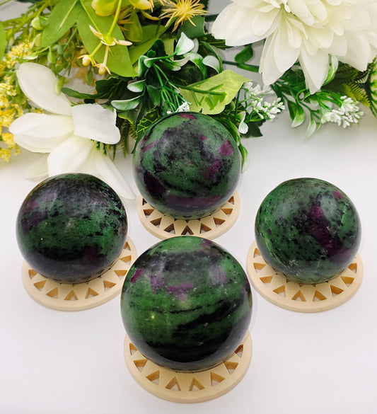 SFERA IN ZOISITE RUBINO