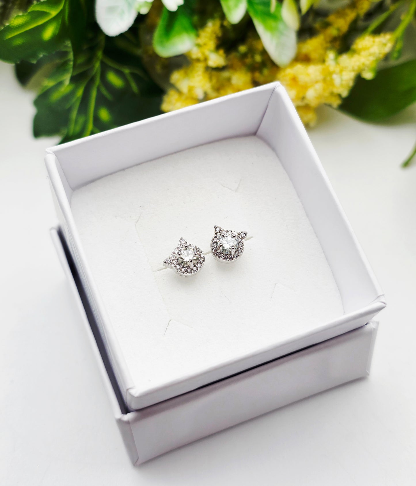 ORECCHINI IN MOISSANITE GATTINO