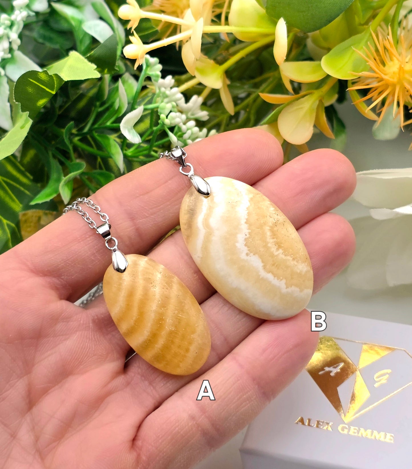 CIONDOLO IN CALCITE GIALLA A BANDE