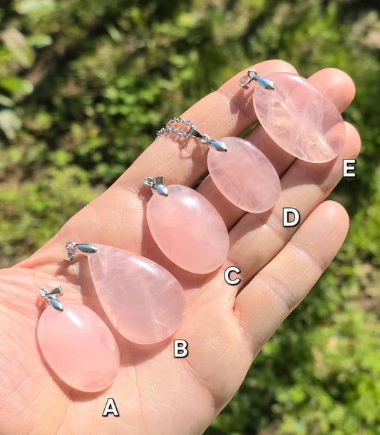 CIONDOLO IN QUARZO ROSA HQ