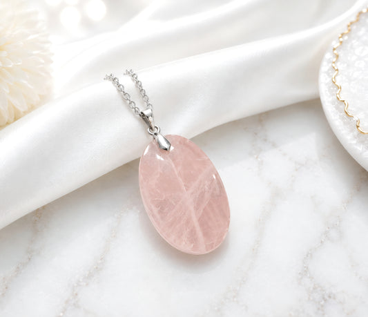 CIONDOLO IN QUARZO ROSA