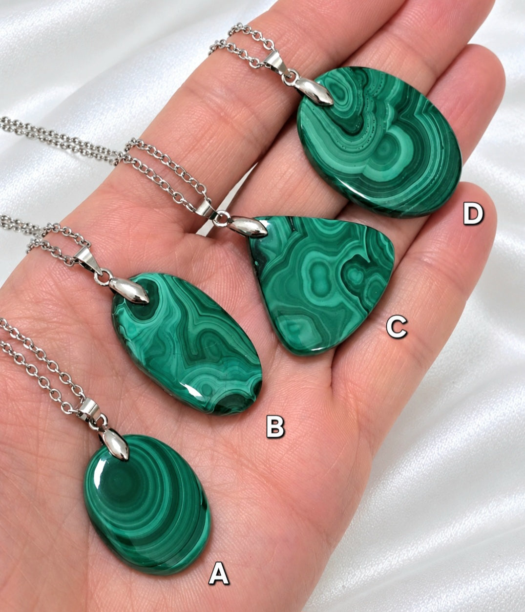 CIONDOLO IN MALACHITE AAA