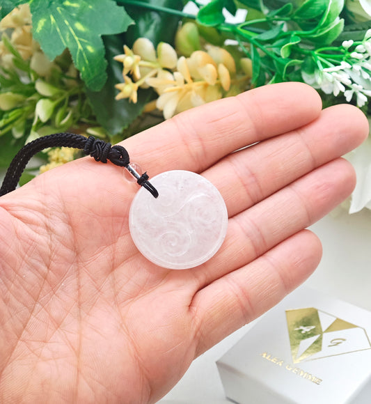 CIONDOLO TRISKELE IN CRISTALLO DI ROCCA