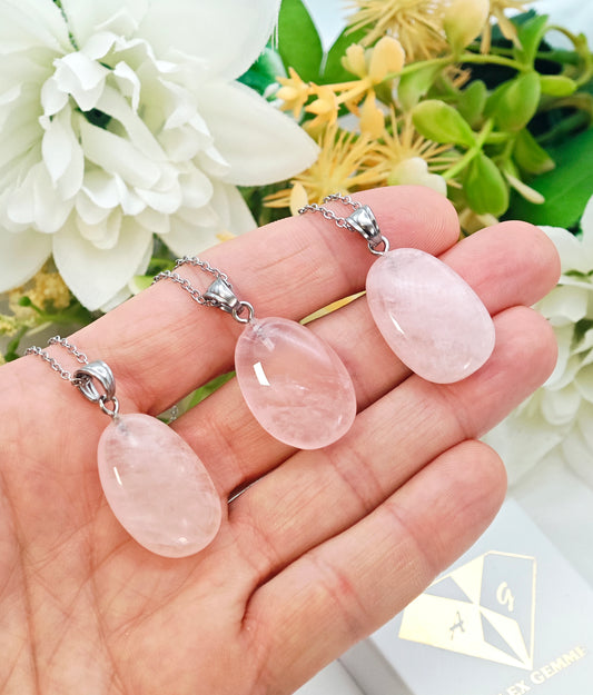 CIONDOLO IN QUARZO ROSA